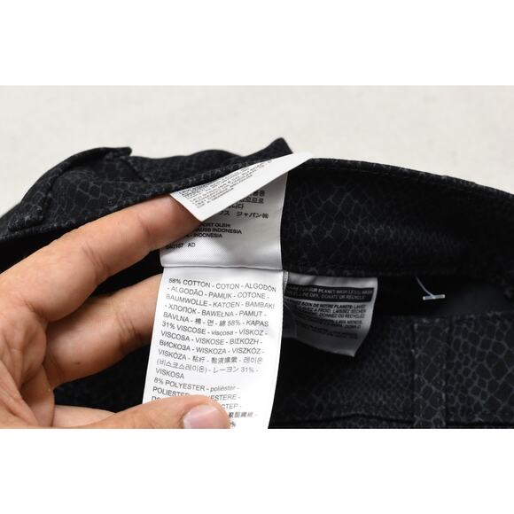 NEW Levi's 720 High-Rise Super Skinny Women's Black Snake Print Jeans Size 32 - Picture 8 of 8